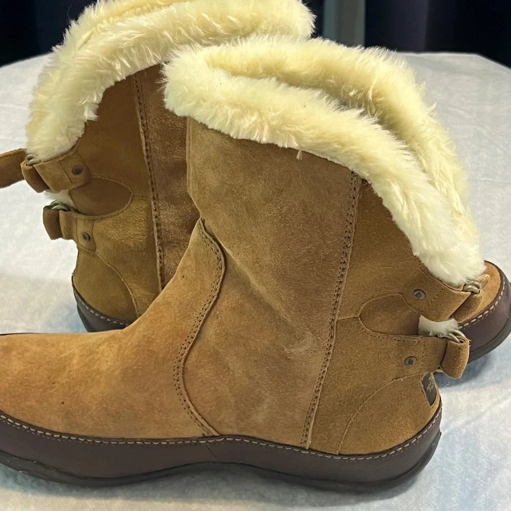 The North Face Abby Chukka Tan Suede Waterproof PrimaLoft Insulated Boots W10
